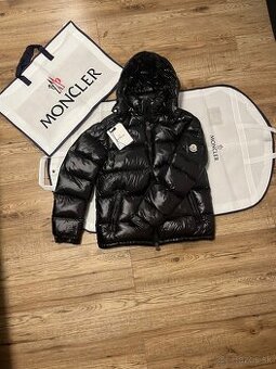 Moncler maya