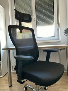 Nastaviteľná ergonomická kancelárska stolička - 1