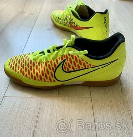 halové tenisky NIKE MAGISTA kopacky vel. 44 (Indonesia)