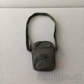 NA PREDAJ  pánska kapsička Nike cez rameno (crossbody)