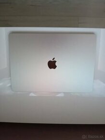 Apple MacBook 15" - 1