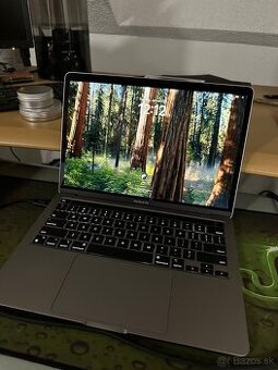 [asi pokazený] Apple Macbook PRO 13" M2 2022 8GB/256GB