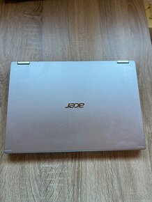 Predám notebook Acer Spin 3 - strieborný, výborný stav