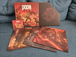 Zberateľské DOOM 4x LP a 2x CD