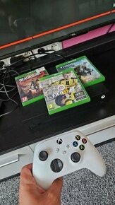 Xbox One X 1TB + joypad a hry - 1