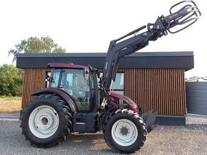 VALTRA G115 A s čelným nakladačom