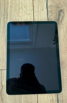 Predam iPad Air (2022) M1 - cierny - 64GB - novy - rozbaleny