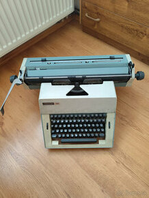 Predám písací stroj Robotron 20