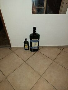 4,2 l flašu becherovky/ práznu/