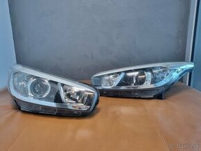 Kia ceed 2012  predné svetlá BEZ LED