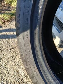 245/45r19