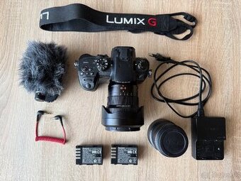 Panasonic Lumix GH5 s 2 objektívmi 2 baterkami a mikrofónom