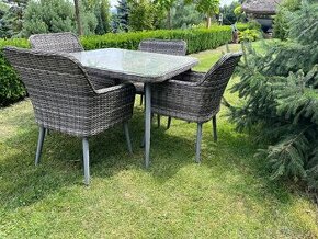 Záhradný stôl so 4 stoličkami z umelého ratanu