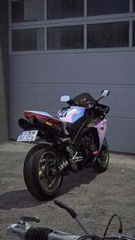 Yamaha R1 2011