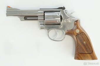 Revolvery Smith & Wesson, 357 Mag, 4'' hlaveň