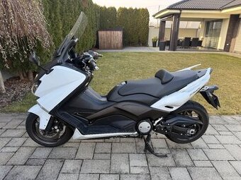 YAMAHA T-MAX 530