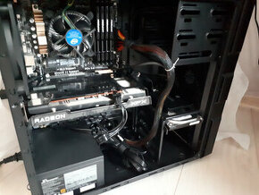 PC a periferie (Xeon / Radeon 6600 / 32 GB RAM) - 1