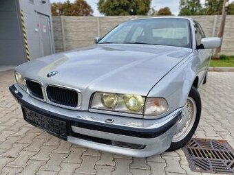 BMW 730i E38 V8