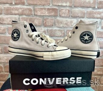 Nové Converse