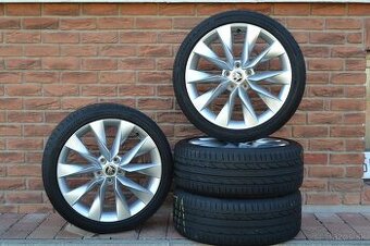 5x112 R19 Letna sada original Skoda Superb 3