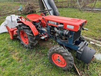 Predám malotraktor Kubota B7000 + príslušenstvo - 1