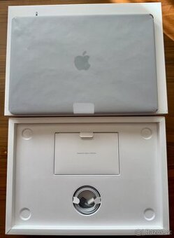 MacBook air M3 15.3 2024