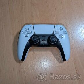 ovládač PS5 dualshock s driftom