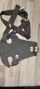 BabyBjörn Mini Dark Grey klokanka, nosič