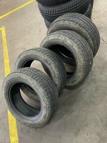 205/65 R16C AGILIS michelin