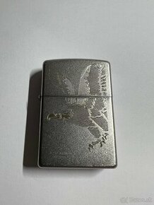 Benzínový zapaľovač Zippo 205 Eagle