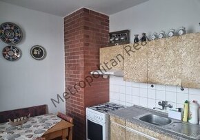 Kompletne zariadený, 3 izbový byt s balkónom v Lamači