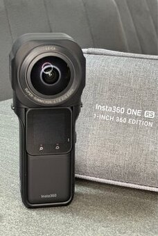 Camera Insta 360 ONE a Bushman Monopod V2