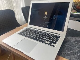 MacBook Air 13” Batéria nefunguje, len zo siete.