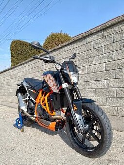 KTM DUKE 690