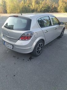 Astra H  1.6 85 kw 2008 benzin