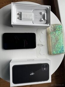 IPhone 11 128GB čierny + príslušenstvo a fosforový kryt