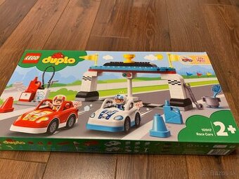 Predám Lego DUPLO 10947 - Pretekárske autá - Race Cars