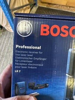 Laserový primač Bosch LR7