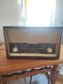 Retro Radio Tesla 532A