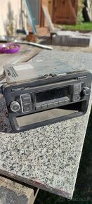 Predám originál rádio vw - 1