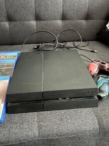 PS4 1TB + ovládače a hry