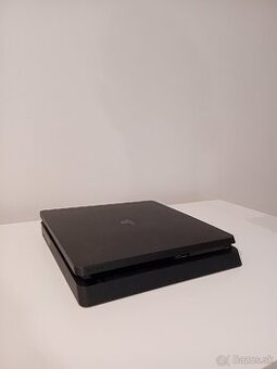 Playstation 4 slim