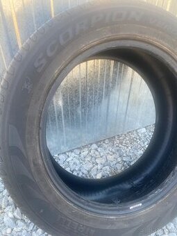 PIRELLI 235/55 r18 100V