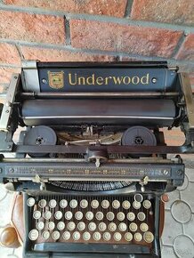 Písací stroj značky Underwood