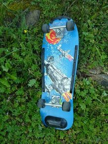 Predám zánovný skateboard.Lacno.