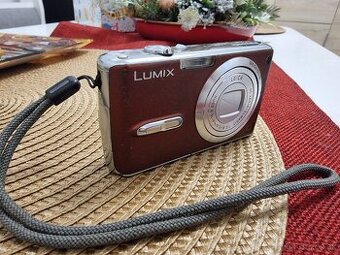 Panasonic Lumix Brown Digital Camera 7.2MP DMC-FX07