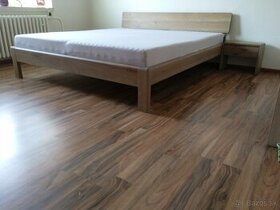 Dubová posteľ Izabela + stolíky + rošty, za komplet iba 630€