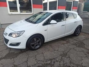 Opel Astra 1.4 Turbo 140k Cosmo