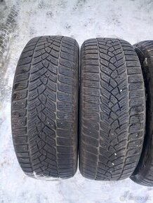 Zimne pneumatiky 215/65R16