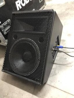 Meyer Sound UM100 P wide stage monitor